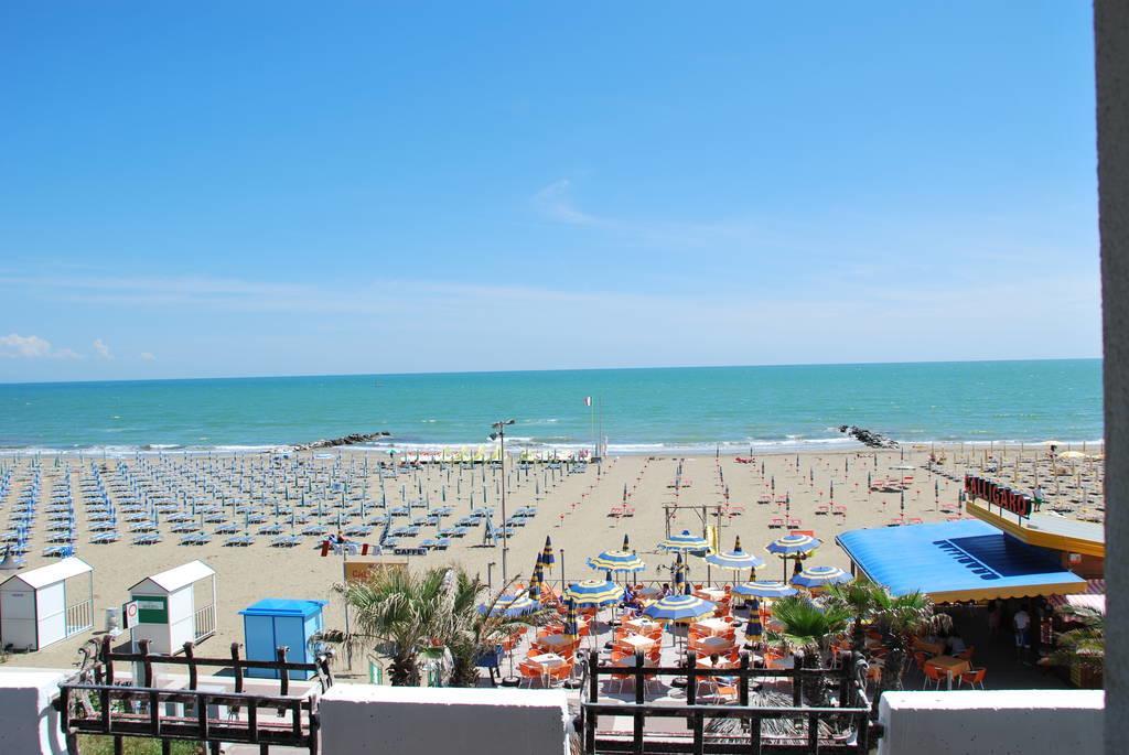Appartamento Frontemare Azzurra Caorle Exterior foto